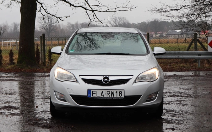 Opel Astra cena 24999 przebieg: 179000, rok produkcji 2010 z Tarnogród małe 436